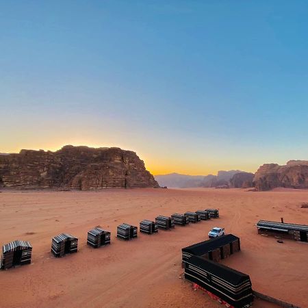 Hôtel Bedouin Memories Camp à Wadi Rum Extérieur photo