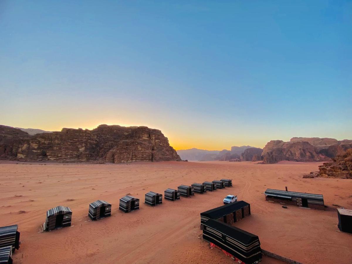 Hôtel Bedouin Memories Camp à Wadi Rum Extérieur photo