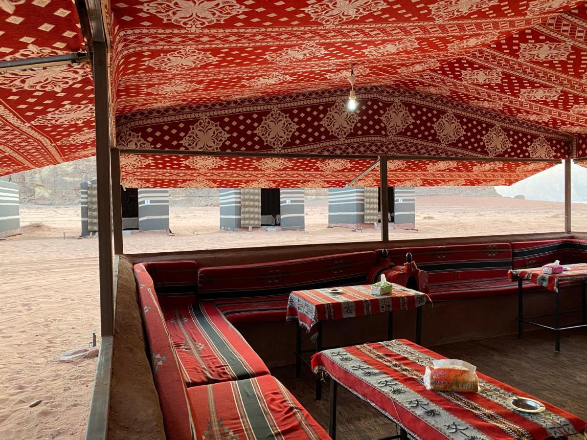 Hôtel Bedouin Memories Camp à Wadi Rum Extérieur photo