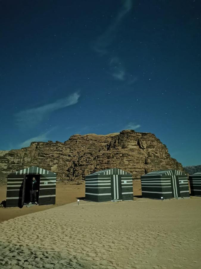 Hôtel Bedouin Memories Camp à Wadi Rum Extérieur photo