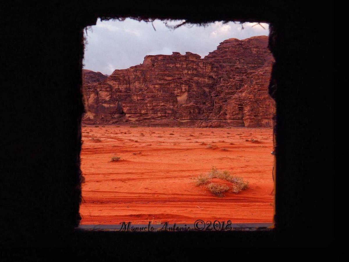 Hôtel Bedouin Memories Camp à Wadi Rum Extérieur photo